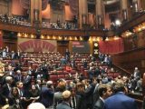 I deputati di Montecitorio sciamano via al termine di una votazione