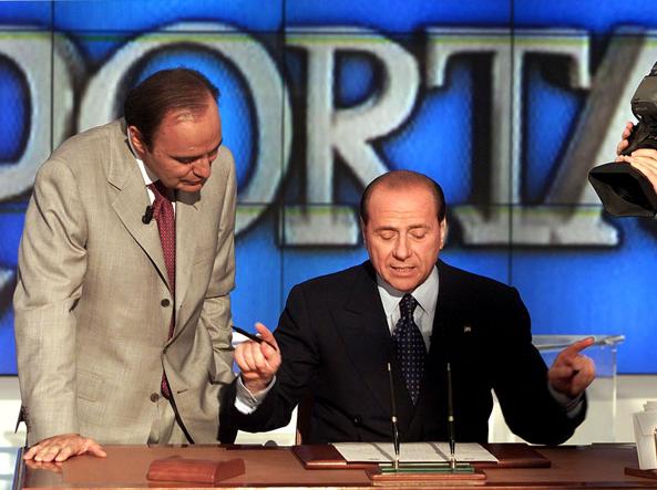 Berlusconi Vespa 2001