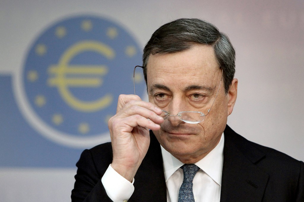 Mentre tutti parlano con tutti, Draghi resta zitto e muto...