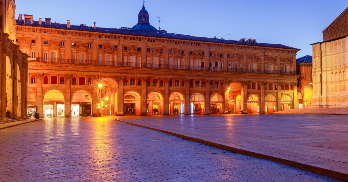 A Bologna resteranno al buio il Nettuno e Palazzo Re Enzo, in piena piazza Maggiore