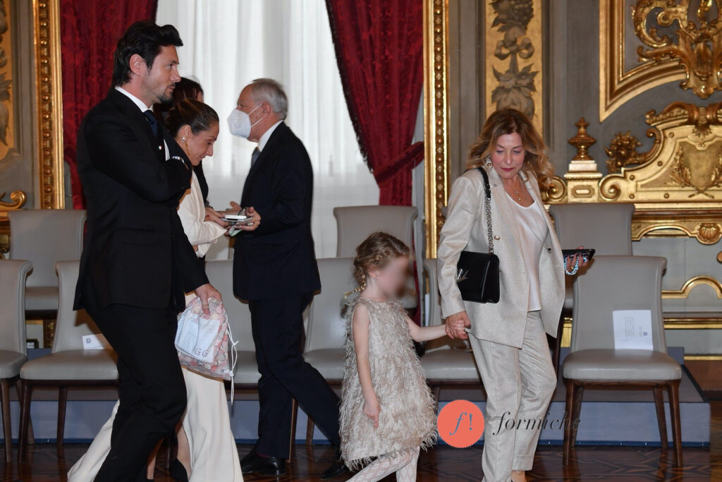 Arianna Meloni e in doppia veste di sorella della premier e moglie del ministro allAgricoltura Francesco Lollobrigida