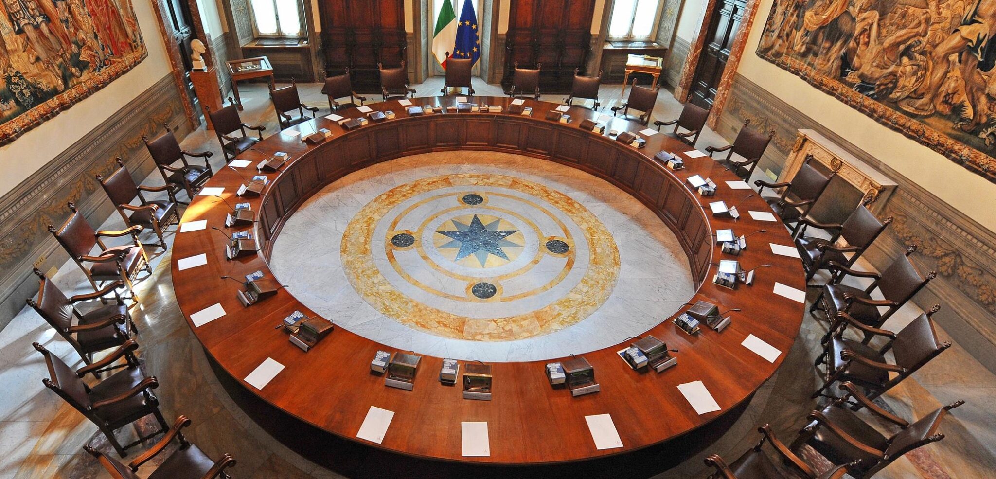 Sala del Consiglio dei Ministri Palazzo Chigi Roma scaled