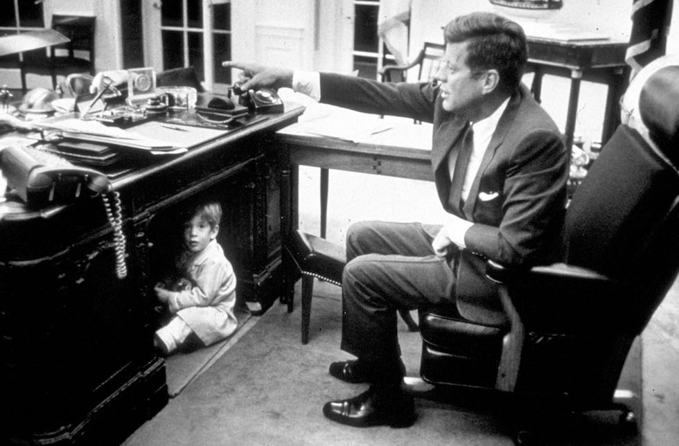 John Fitzgerald Kennedy giocava a nascondino sotto la scrivania dello Studio Ovale